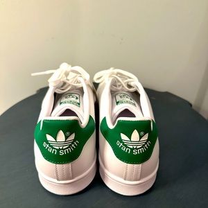 NWT green Stan Smith Adidas sneakers. Size 11